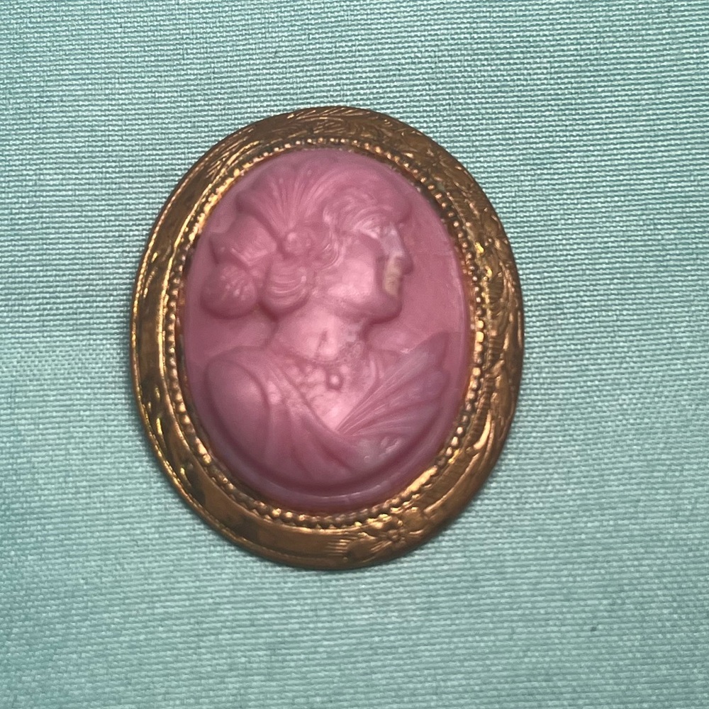 Vintage Carved PINK Cameo Pendant Brooch Pin Victorian